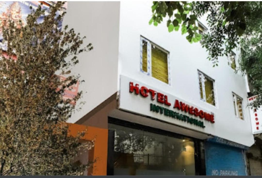 Hotel Awesome International Ню Делхи Екстериор снимка