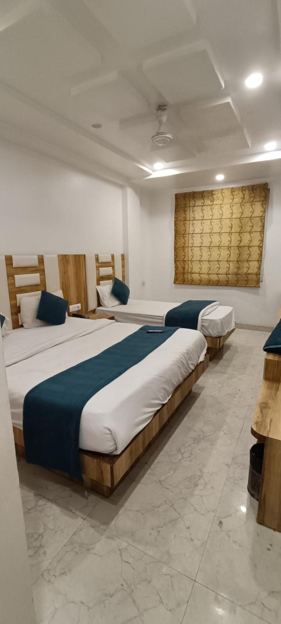 Hotel Awesome International Ню Делхи Екстериор снимка