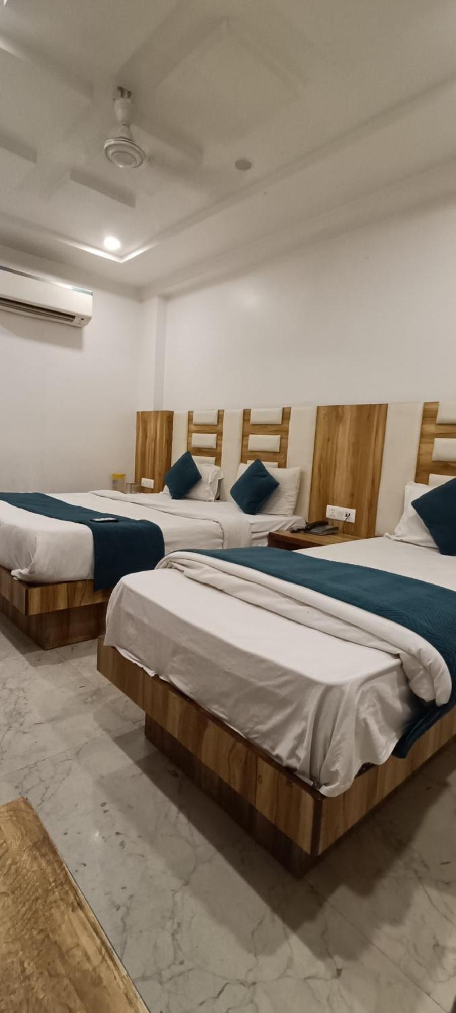Hotel Awesome International Ню Делхи Екстериор снимка