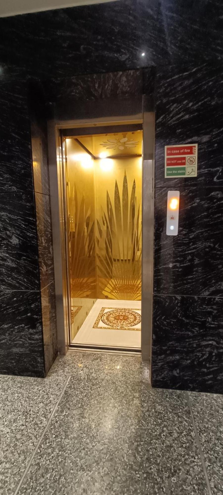 Hotel Awesome International Ню Делхи Екстериор снимка